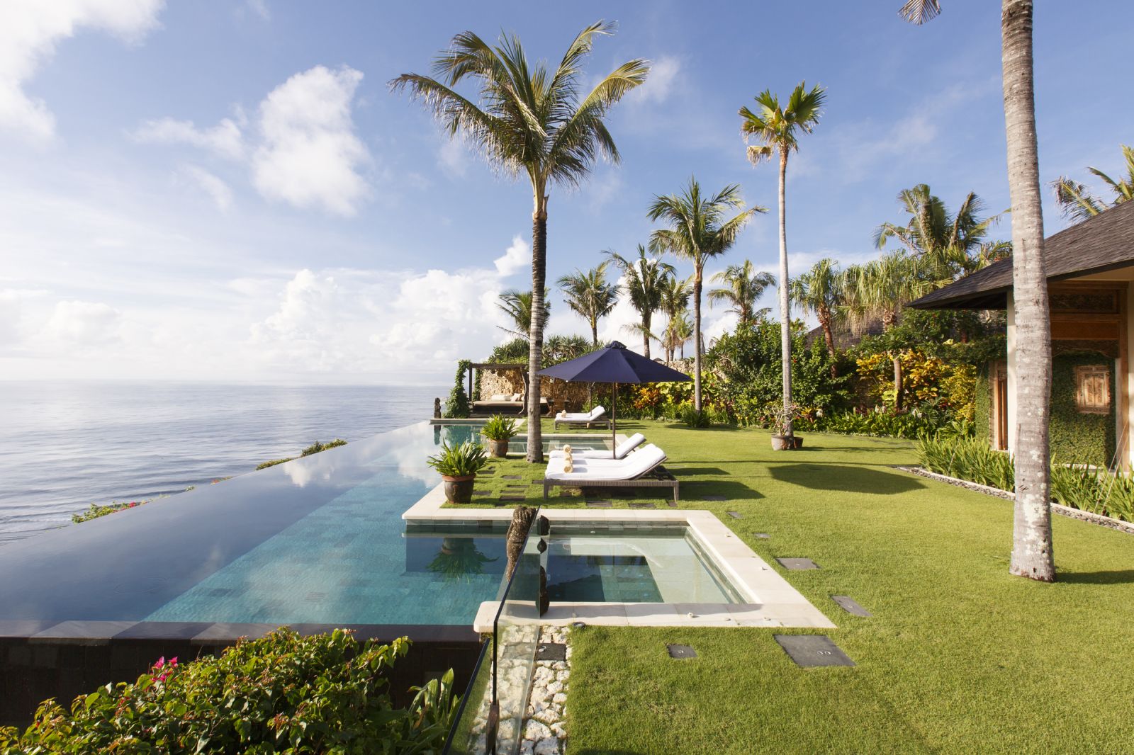 EXOTIC NUSANTARA CLIFFTOP ESTATE